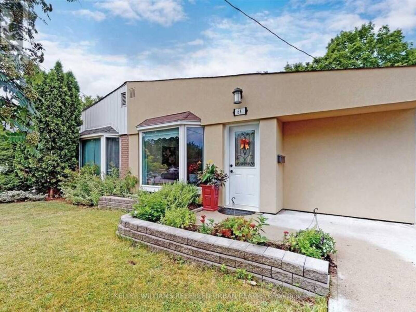 64 LINDSAY AVENUE, Newmarket, Ontario L3Y 4N6