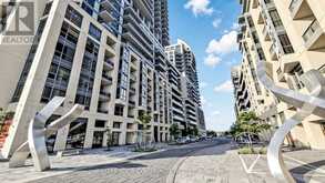 619 - 9201 YONGE STREET | Richmond Hill Ontario | Slide Image Three