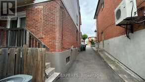 26 GRANDVILLE AVENUE | Toronto Ontario | Slide Image Thirteen