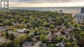 2104 EMERALD CRESCENT | Burlington Ontario | Slide Image Two