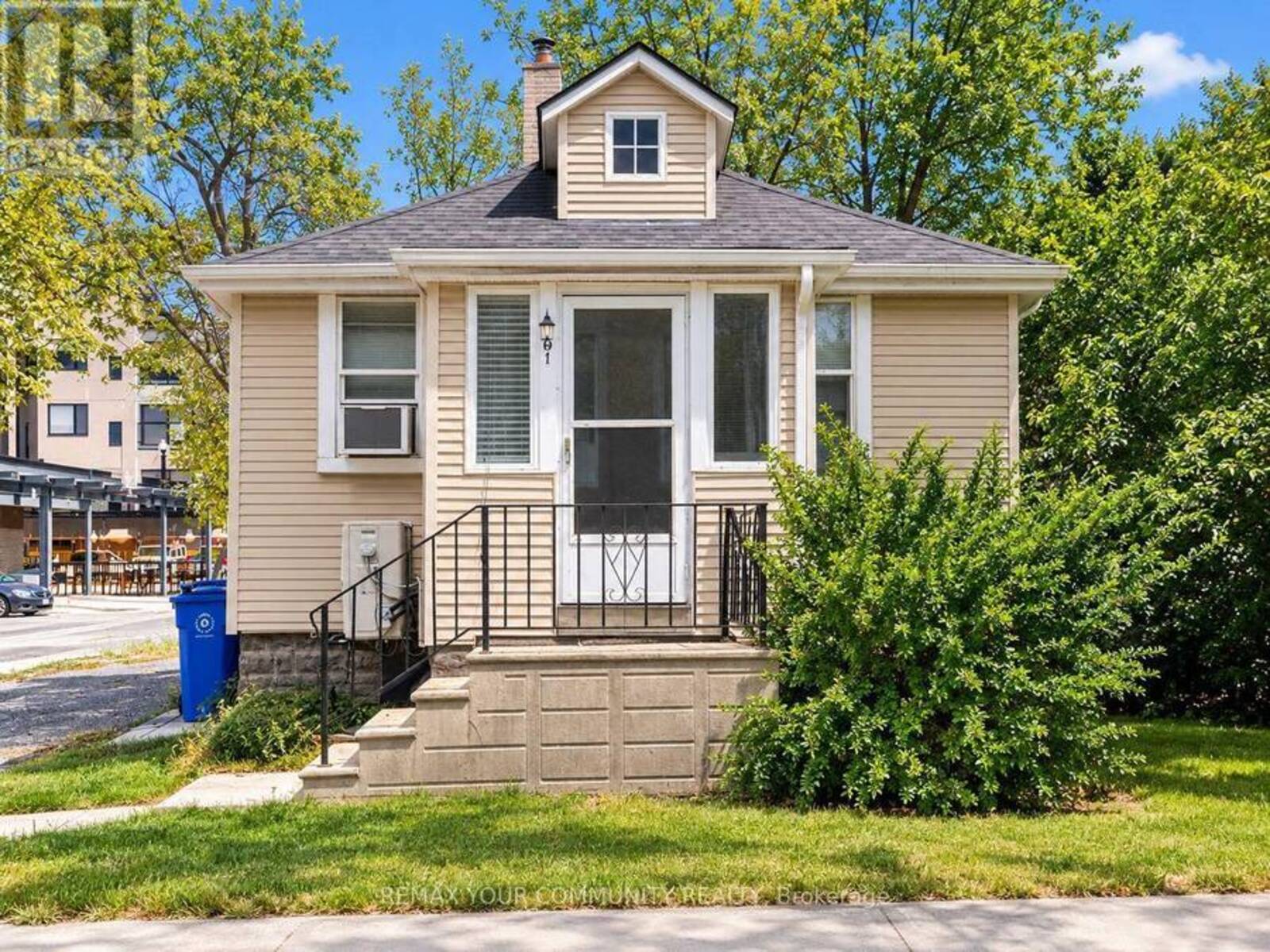 66 PROSPECT STREET, Newmarket, Ontario L3Y 3S9