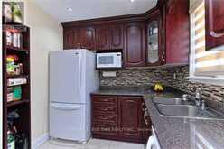 65 NEWSTEAD CRESCENT | Brampton Ontario | Slide Image Twelve