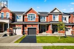7 HEMING TRAIL | Ancaster Ontario | Slide Image Three