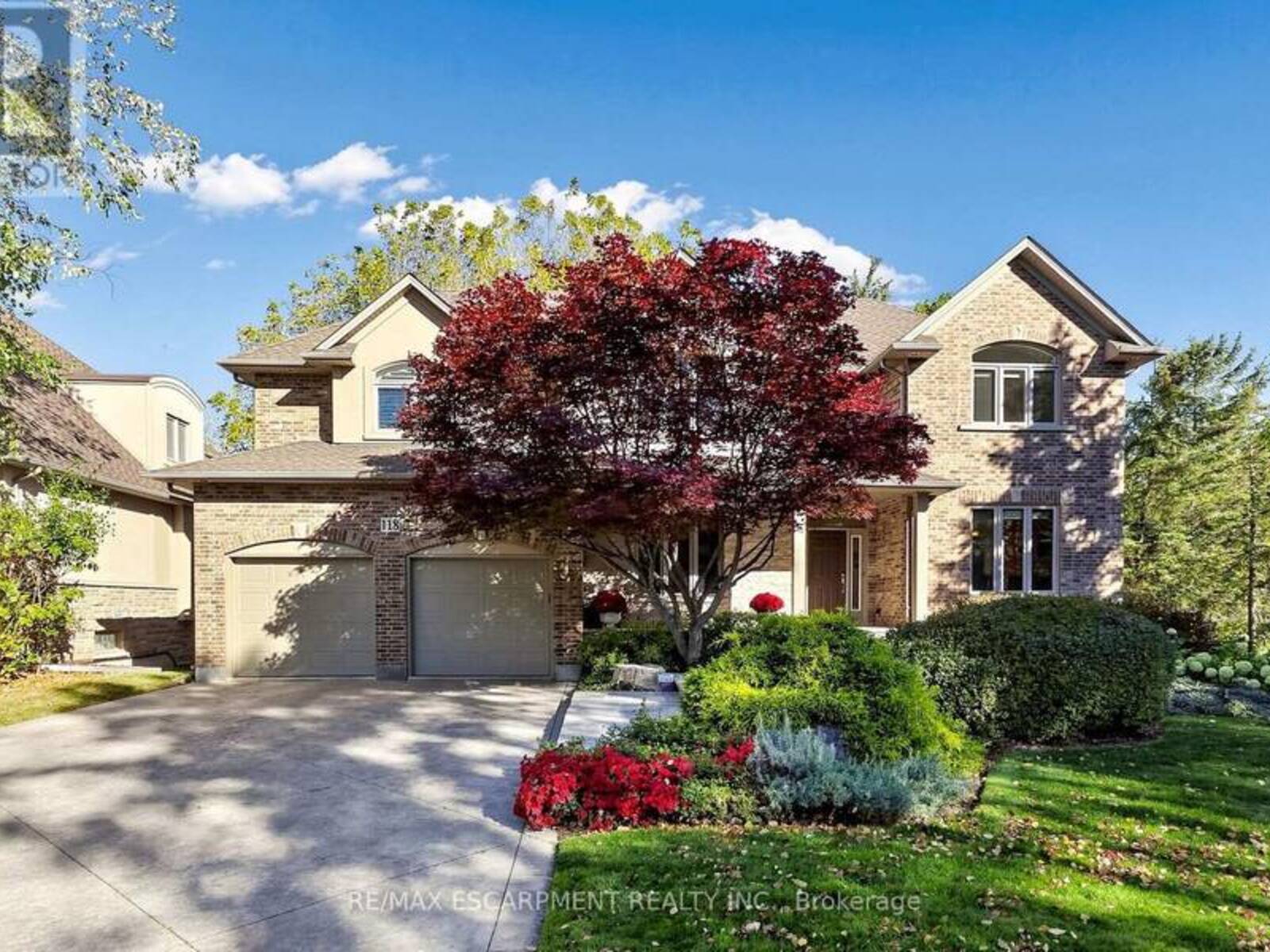 118 FOXRIDGE DRIVE, Ancaster, Ontario L9G 5B9