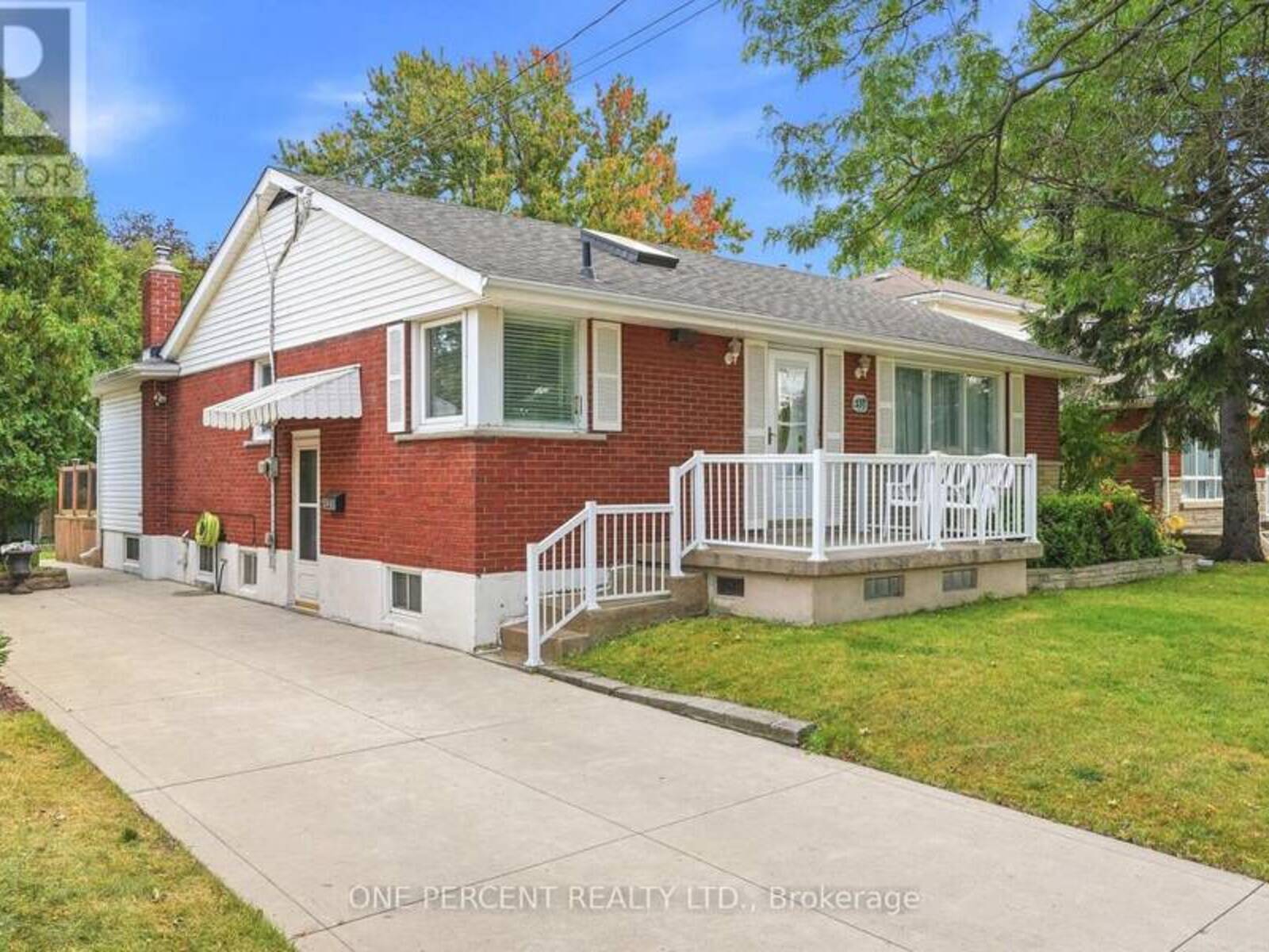 137 TERRACE DRIVE, Hamilton, Ontario L9A 2Y8