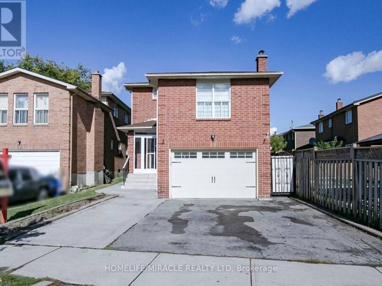 33 ADAM STREET, Brampton, Ontario L6Z 2S2