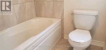 21 MUNRO CIRCLE | Brantford Ontario | Slide Image Fifteen