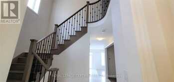 21 MUNRO CIRCLE | Brantford Ontario | Slide Image Two