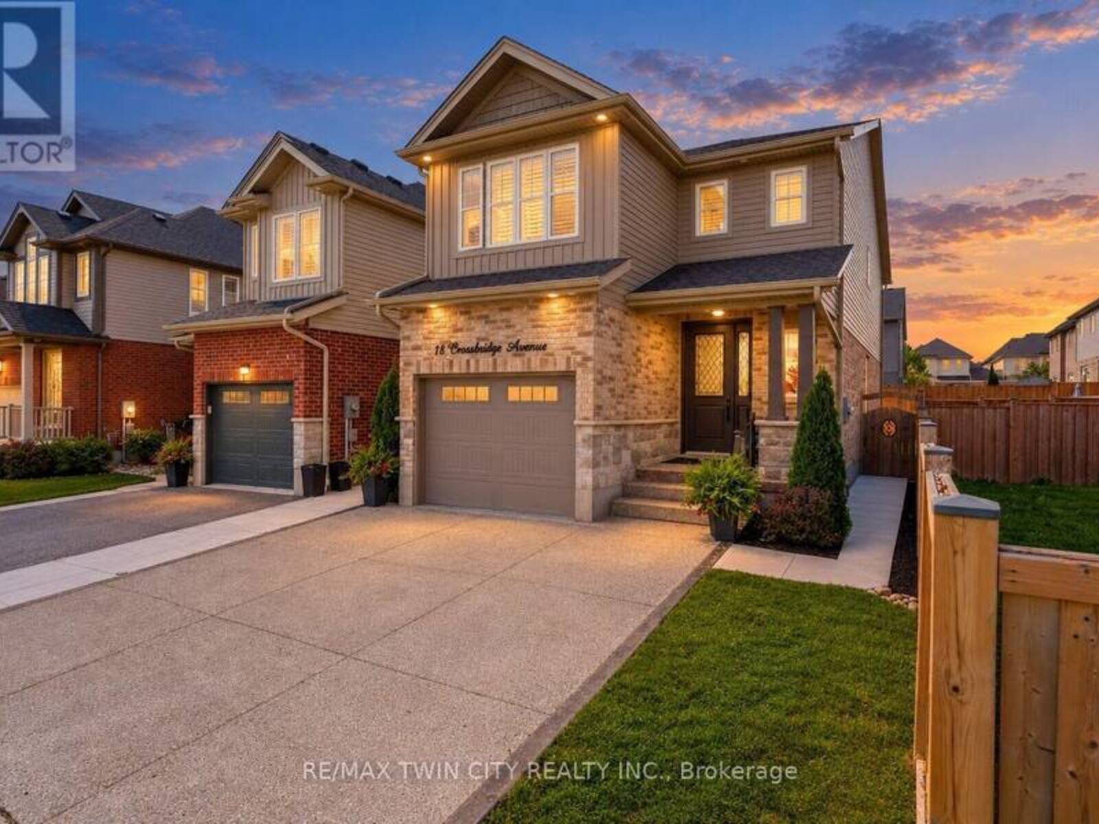 18 CROSSBRIDGE AVENUE, Kitchener, Ontario N2A 0J9