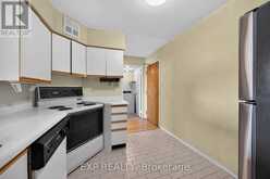 716 - 326 MAJOR MACKENZIE DRIVE E | Richmond Hill Ontario | Slide Image Seventeen