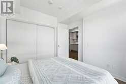 719 - 405 DUNDAS STREET W | Oakville Ontario | Slide Image Seven