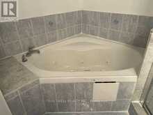905 - 130 POND DRIVE | Markham Ontario | Slide Image Nine