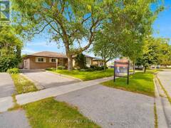 30 BRIDLINGTON STREET Toronto Ontario, M1H 2L5