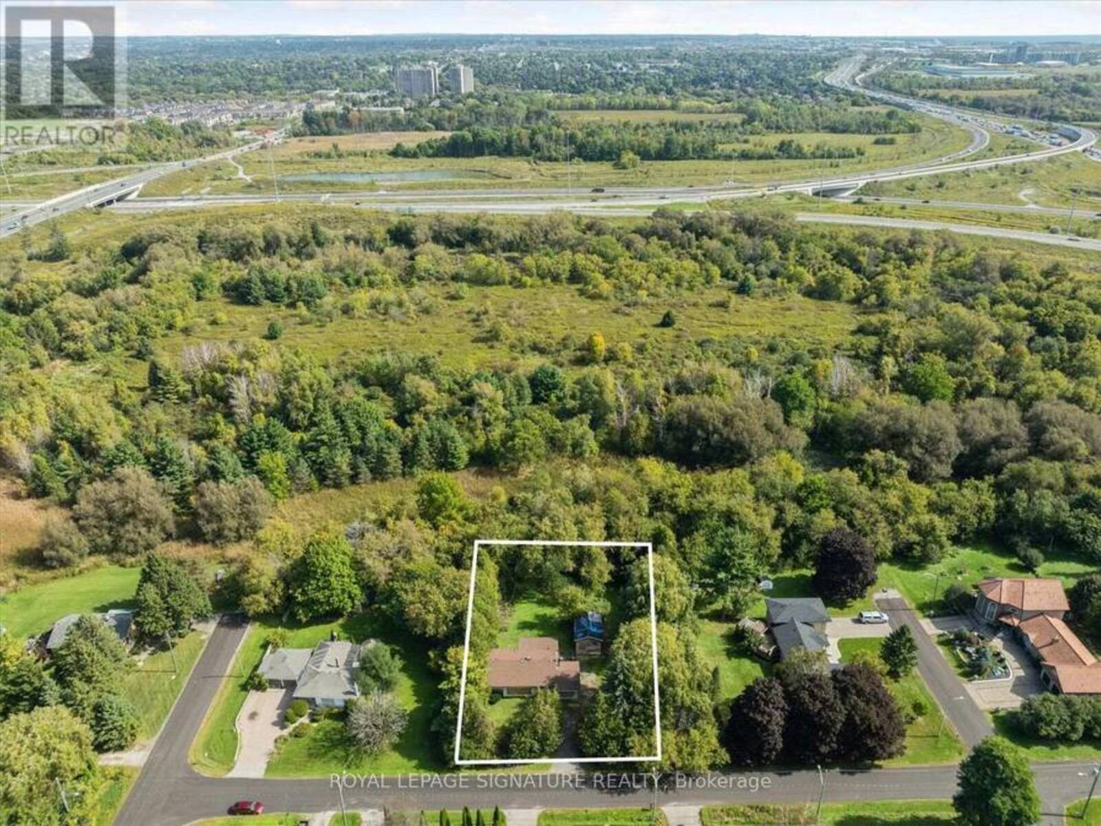 45 QUEENS ROAD, Whitby, Ontario L1P 1K4