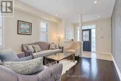 11 HERBERT WALES CRESCENT | Markham Ontario | Slide Image Five