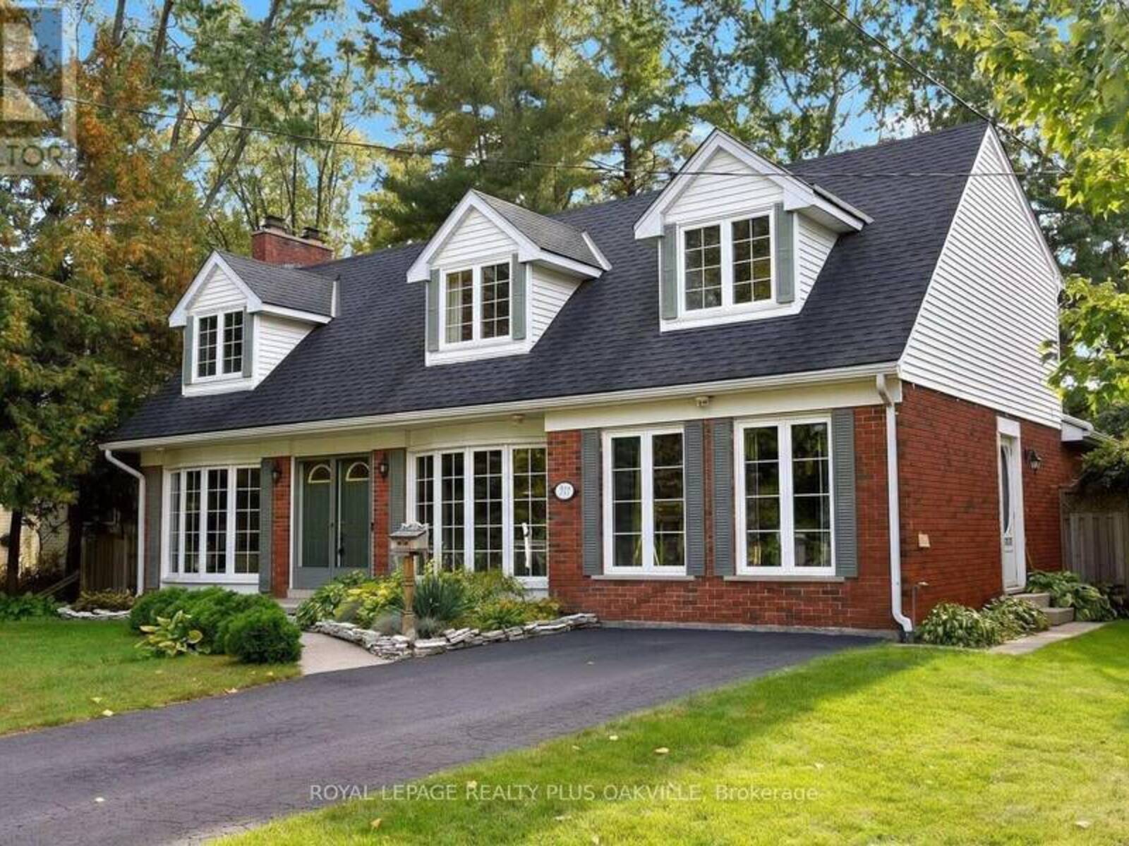 274 BELVENIA ROAD, Burlington, Ontario L7L 2G4