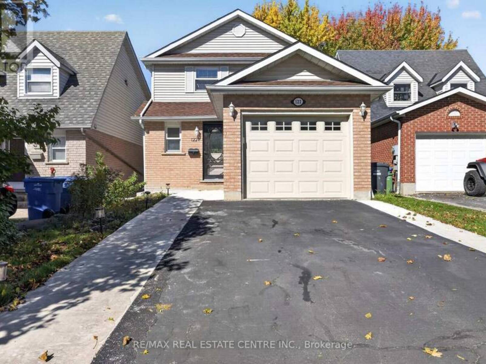 122 MOSS PLACE, Guelph, Ontario N1G 4V4