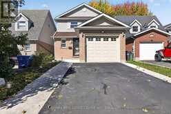 122 MOSS PLACE | Guelph Ontario | Slide Image One