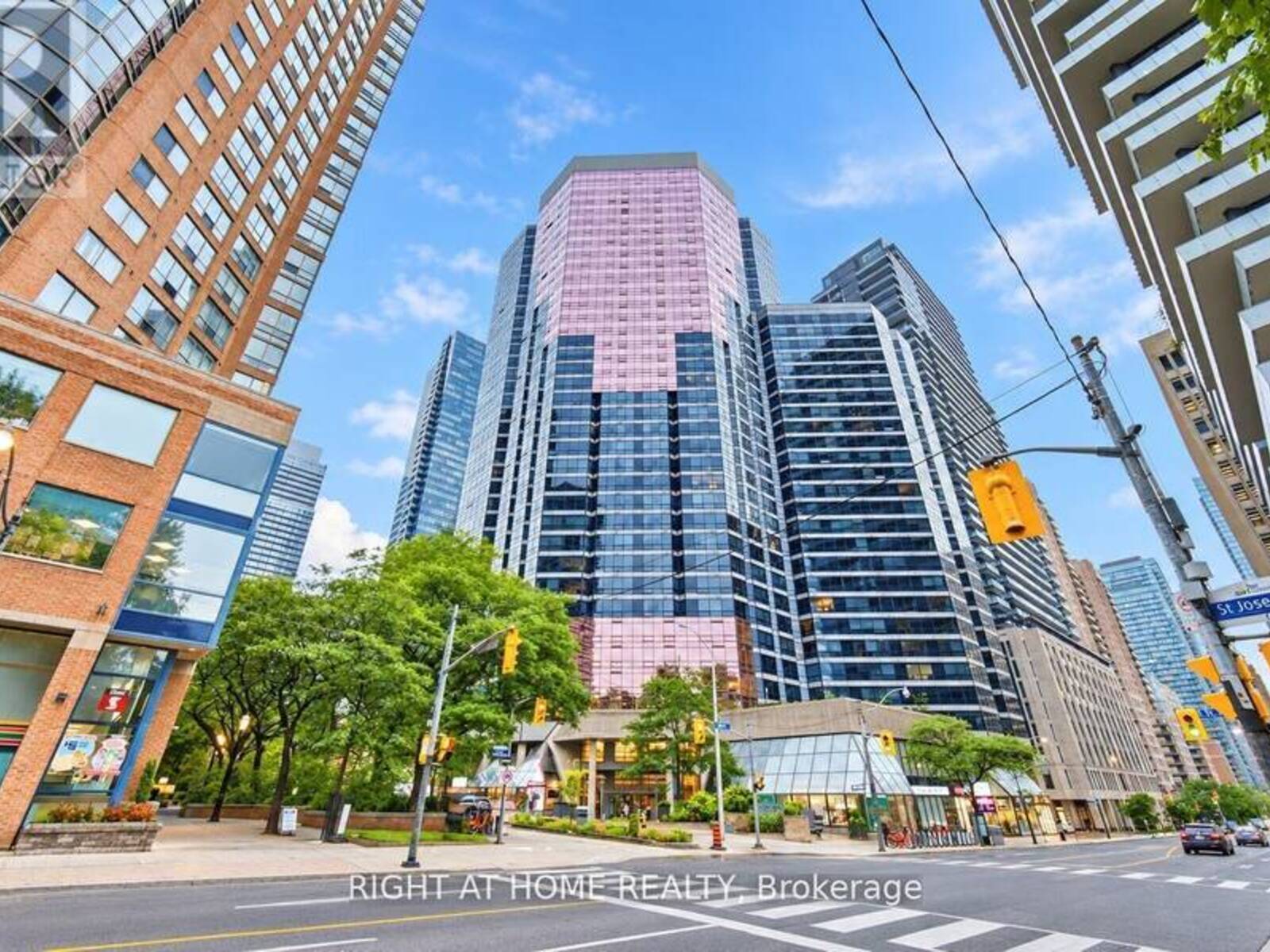 2111 - 1001 BAY STREET, Toronto, Ontario M5S 3A6