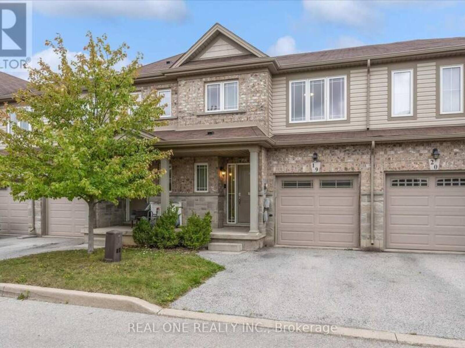 19 - 70 HIGHGATE DRIVE, Hamilton, Ontario L8J 0E8