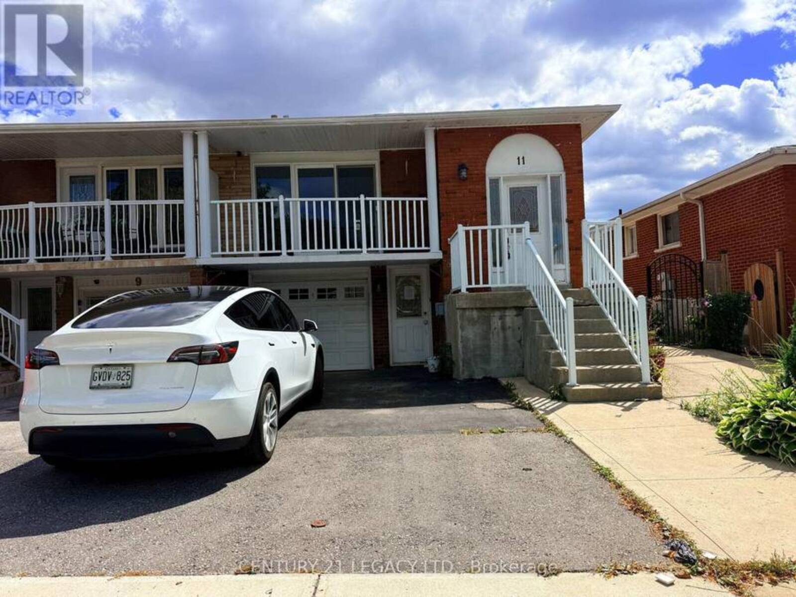 11 TOLTON DRIVE, Brampton, Ontario L6V 2P9