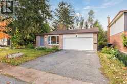 97 JANICE DRIVE | Barrie Ontario | Slide Image Three