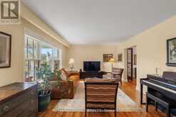 26 AVERDON CRESCENT | Toronto Ontario | Slide Image Twelve