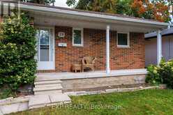 28 ALEXANDER AVENUE | Barrie Ontario | Slide Image Three
