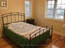 371 DOWSON LOOP | Newmarket Ontario | Slide Image Ten