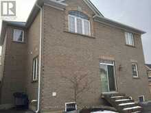 371 DOWSON LOOP | Newmarket Ontario | Slide Image Fifteen