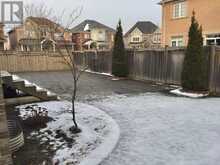 371 DOWSON LOOP | Newmarket Ontario | Slide Image Eighteen