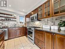 61 MILLCLIFF CIRCLE | Aurora Ontario | Slide Image Fifteen