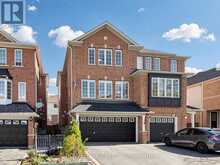 61 MILLCLIFF CIRCLE | Aurora Ontario | Slide Image Two