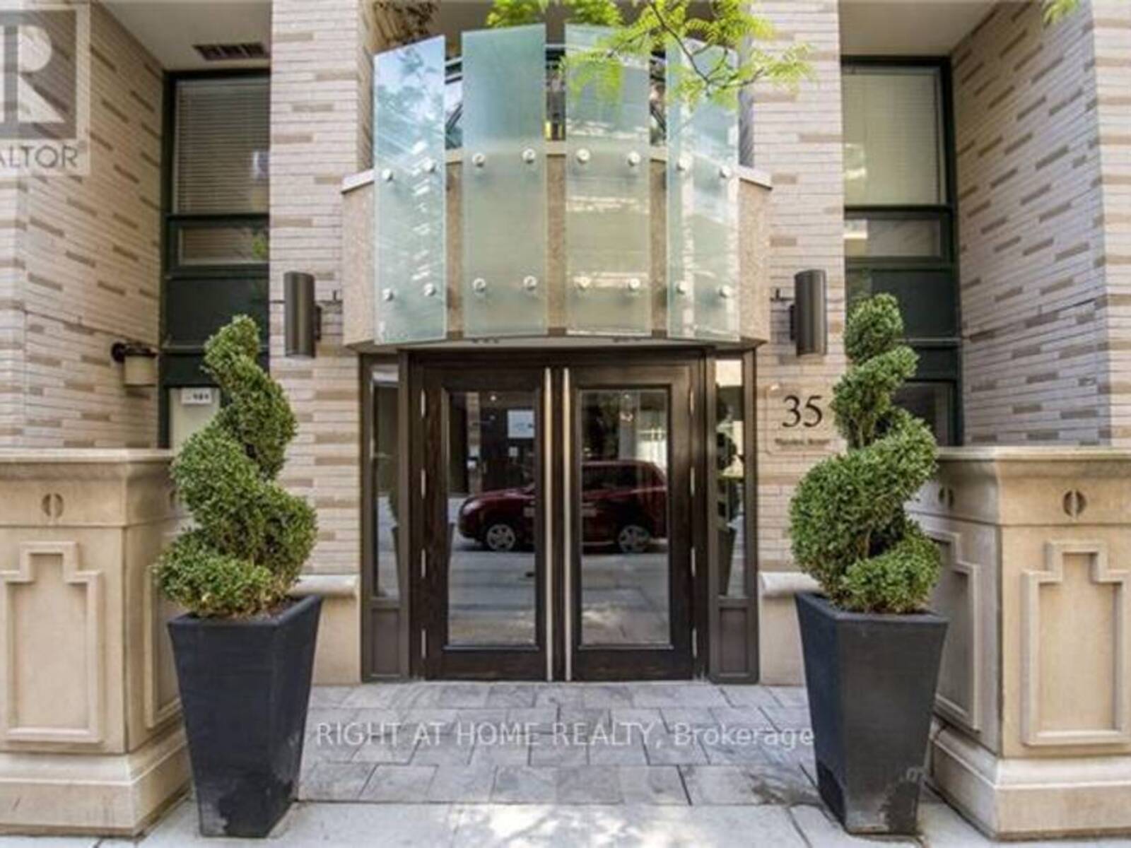 1606 - 35 HAYDEN STREET, Toronto, Ontario M4Y 3C3