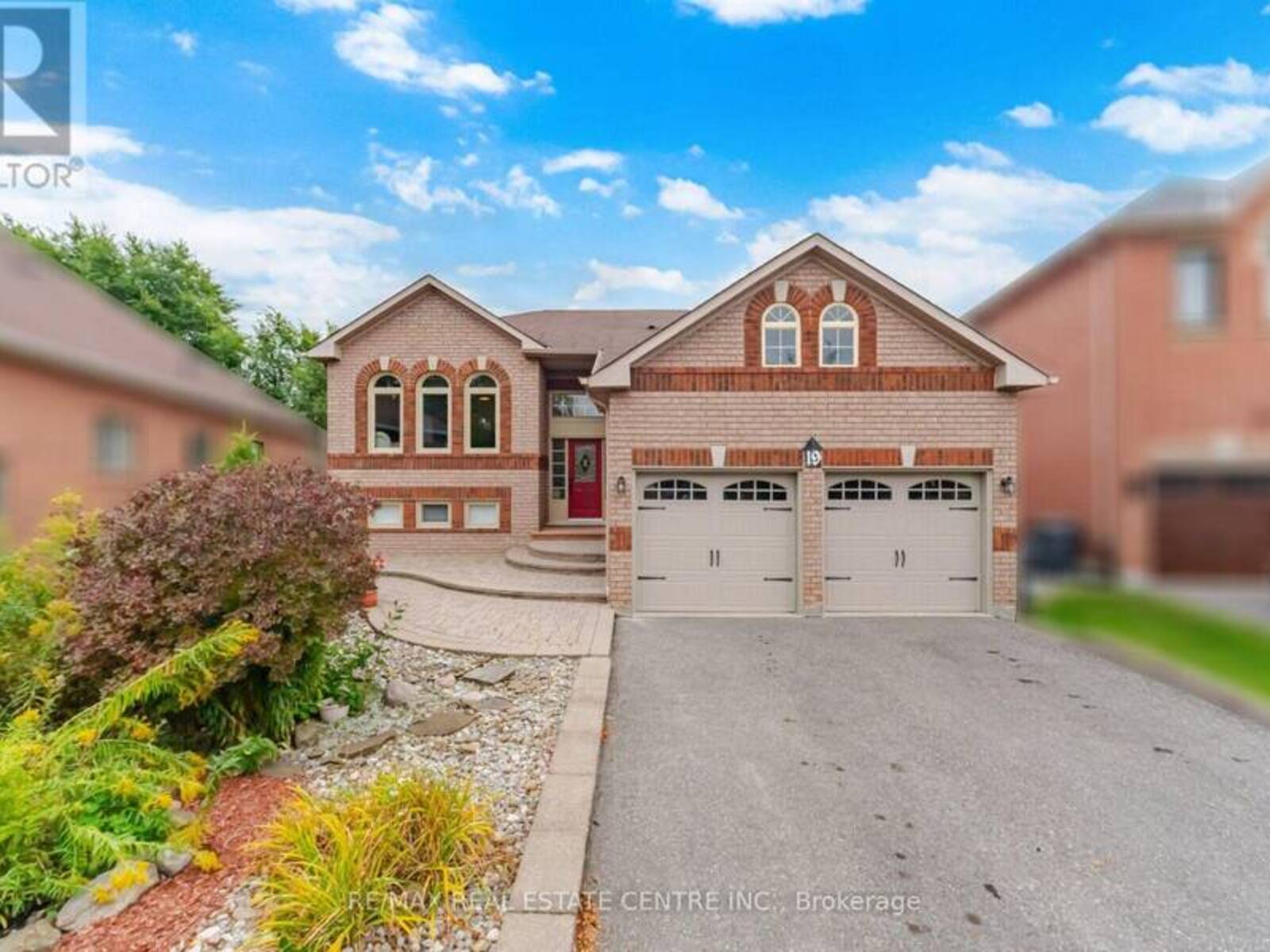 19 AMBERDALE COURT, Caledon, Ontario L7C 1C4