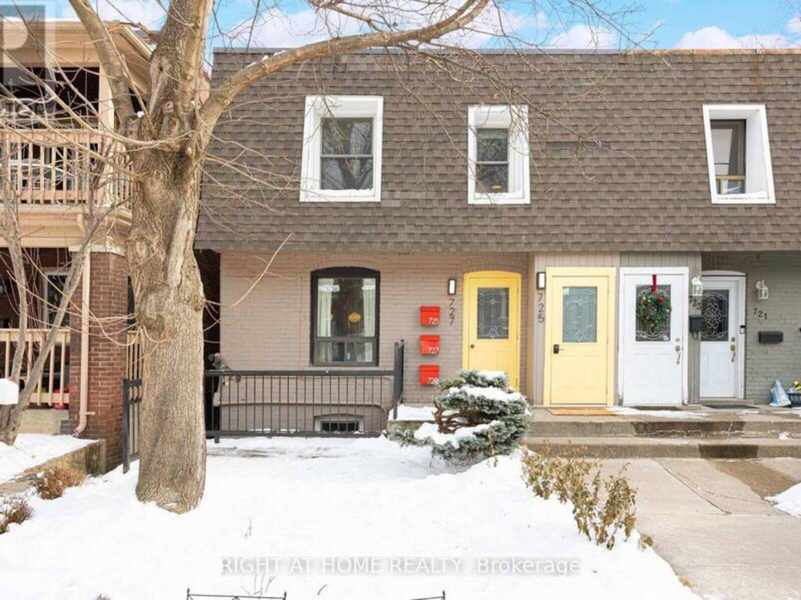 725 INDIAN ROAD, Toronto, Ontario M6P 2E2