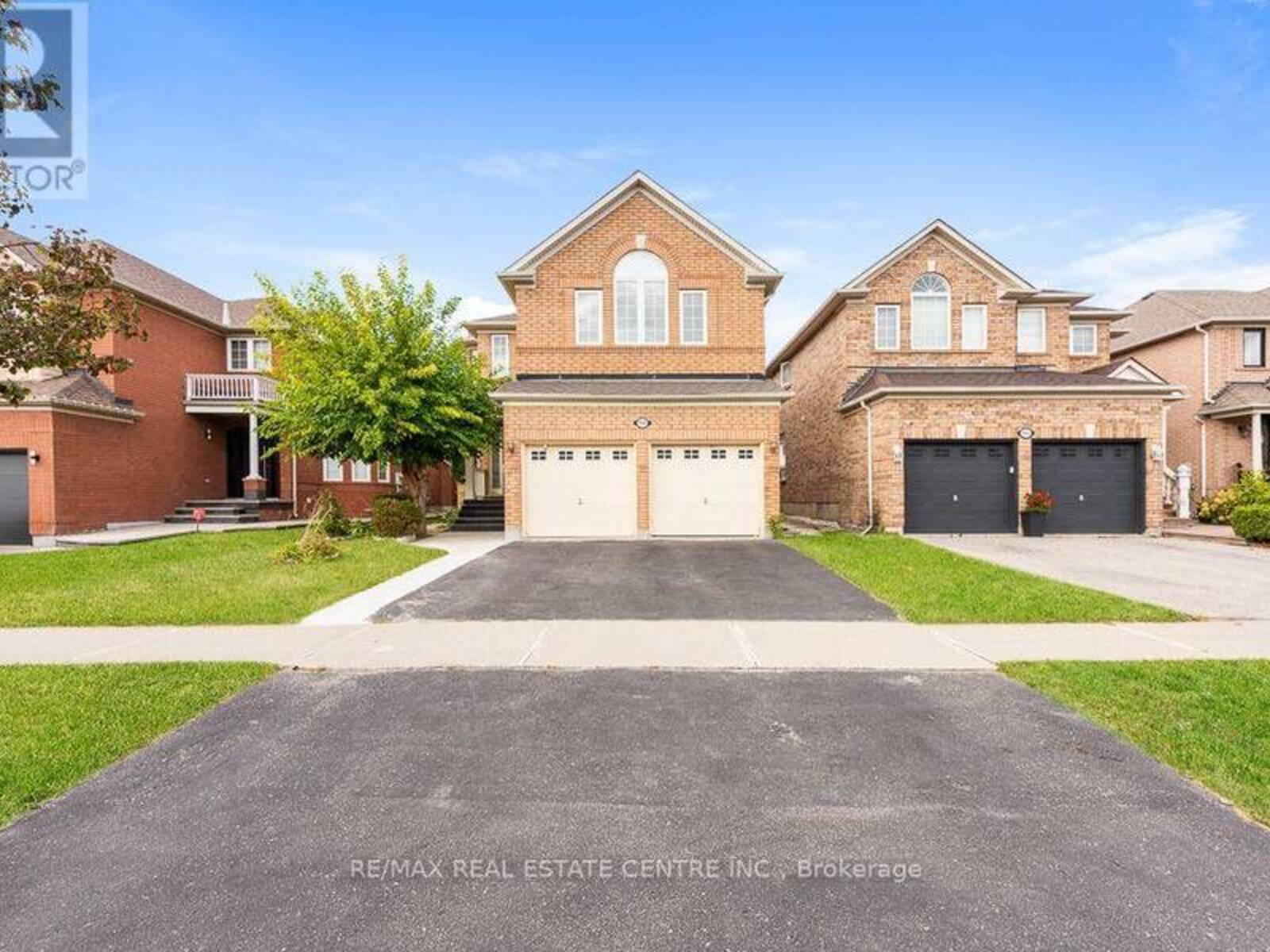 3696 WATERFALL CRESCENT, Mississauga, Ontario L5N 8G8