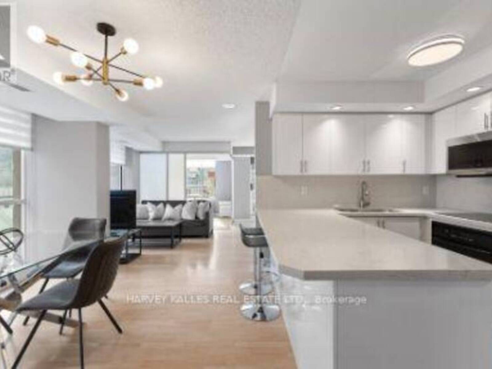 515 - 140 SIMCOE STREET, Toronto, Ontario M5H 4E9