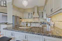 429 NORTH LAKE ROAD | Richmond Hill Ontario | Slide Image Fifteen