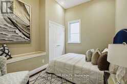 429 NORTH LAKE ROAD | Richmond Hill Ontario | Slide Image Nineteen