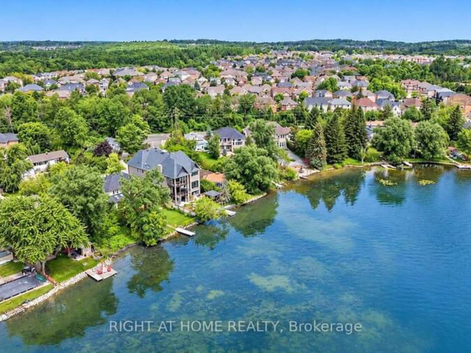 429 NORTH LAKE ROAD, Richmond Hill, Ontario L4E 3A7