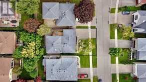 24 STONEDENE BOULEVARD | Toronto Ontario | Slide Image Six
