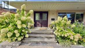 24 STONEDENE BOULEVARD | Toronto Ontario | Slide Image Eight