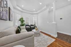 3 WHEELWRIGHT DRIVE | Richmond Hill Ontario | Slide Image Ten