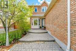 514 TIPTON COURT | Mississauga Ontario | Slide Image Three