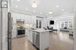 15 CALAMINT LANE | Richmond Hill Ontario | Slide Image Twelve