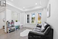 15 CALAMINT LANE | Richmond Hill Ontario | Slide Image Six