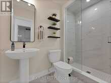 209 VERMONT AVENUE | Newmarket Ontario | Slide Image Nineteen