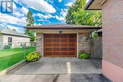 8 WOOLTON CRESCENT | Toronto Ontario | Slide Image Three