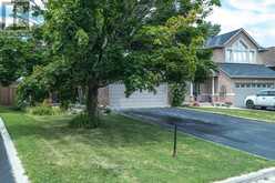 14 SABLE DRIVE | Ancaster Ontario | Slide Image Two